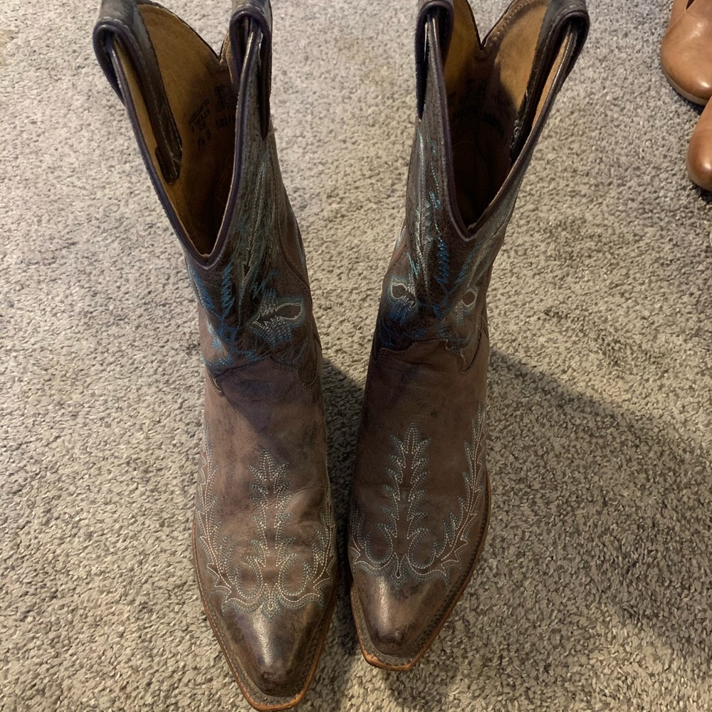 Women’s Justins size 7 1/2 B